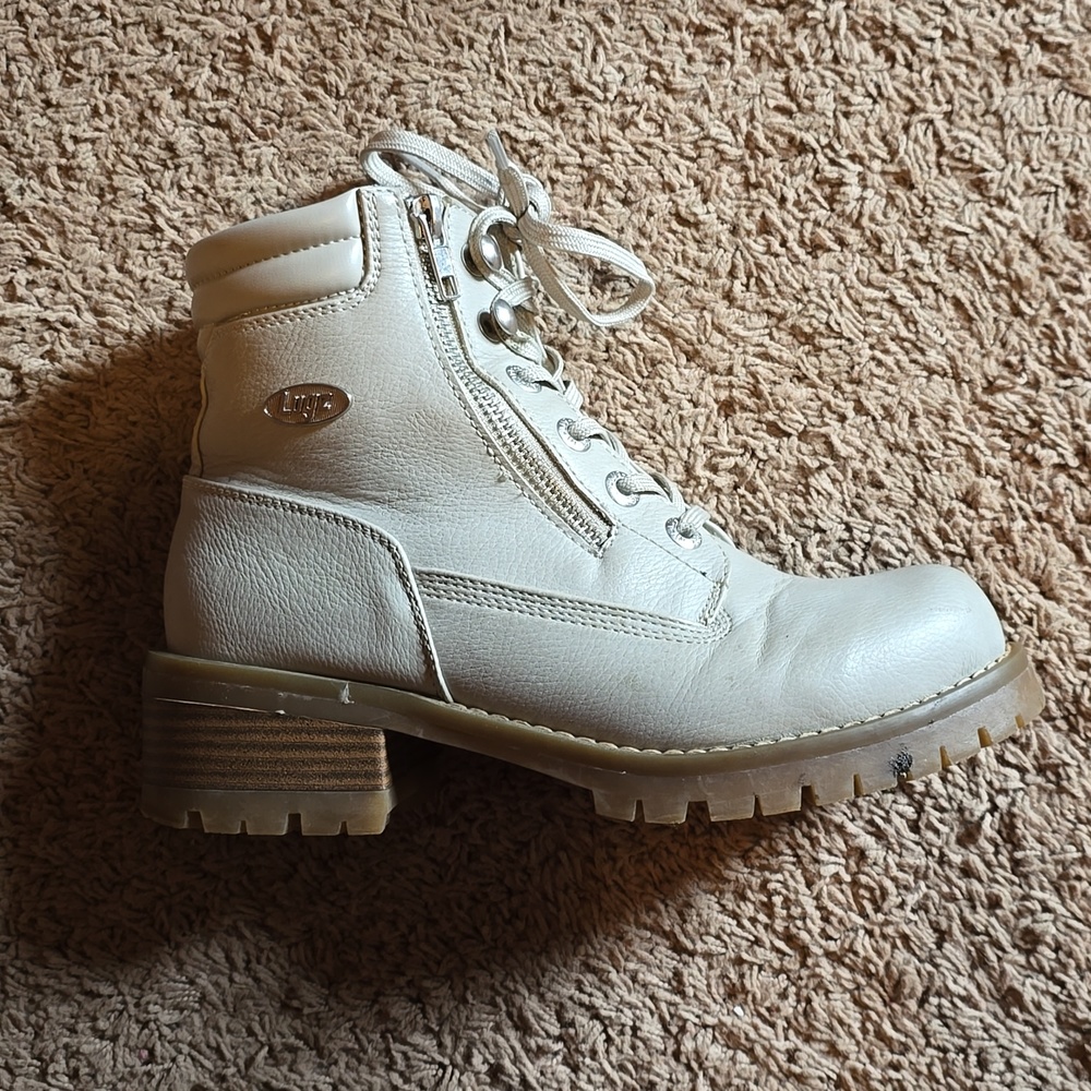 Size 8 lugz cream boots